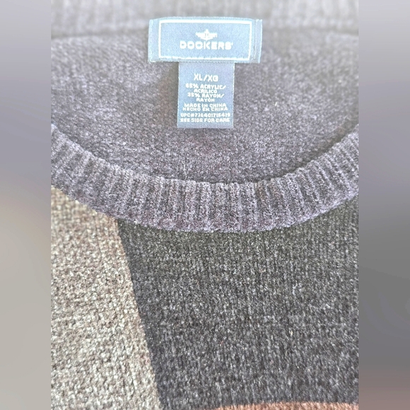 Dockers Extra Soft Pullover Colorblock Sweater Ribbed Neckline Cuffs & Hemline - Picture 4 of 6